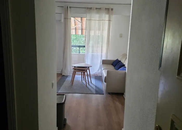 Au Calme Proche De La